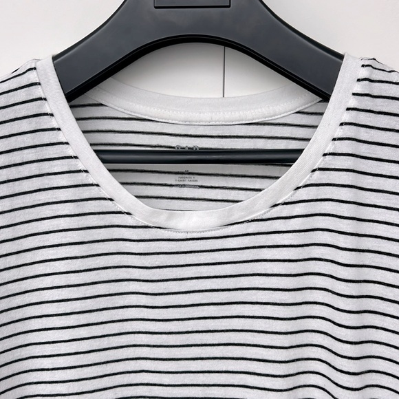 GAP | White & Black Stripe Cotton Blend Favorite Tee T-Shirt - Picture 6 of 7